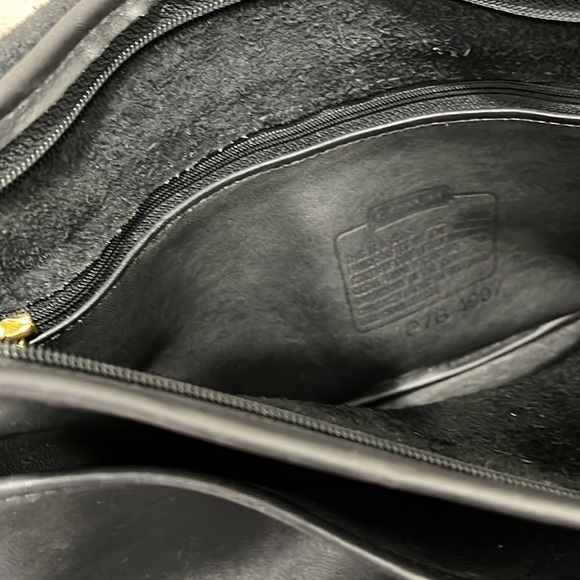 Vintage Black Leather Coach Flap Crossbody Bag - USA 4907 - Picture 7 of 16